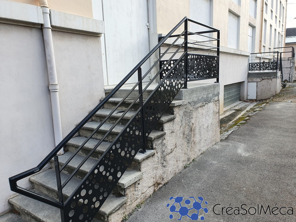 rembarde escalier extérieure avec motif personnalisable